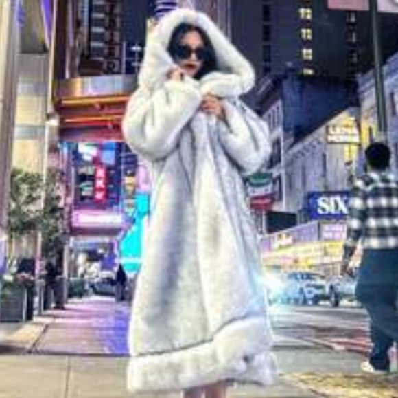 Winter Fashion Fomen's Fur Coat Long Hooded Women's Thick Thermal Coat Fluffy - Picture 14 of 16